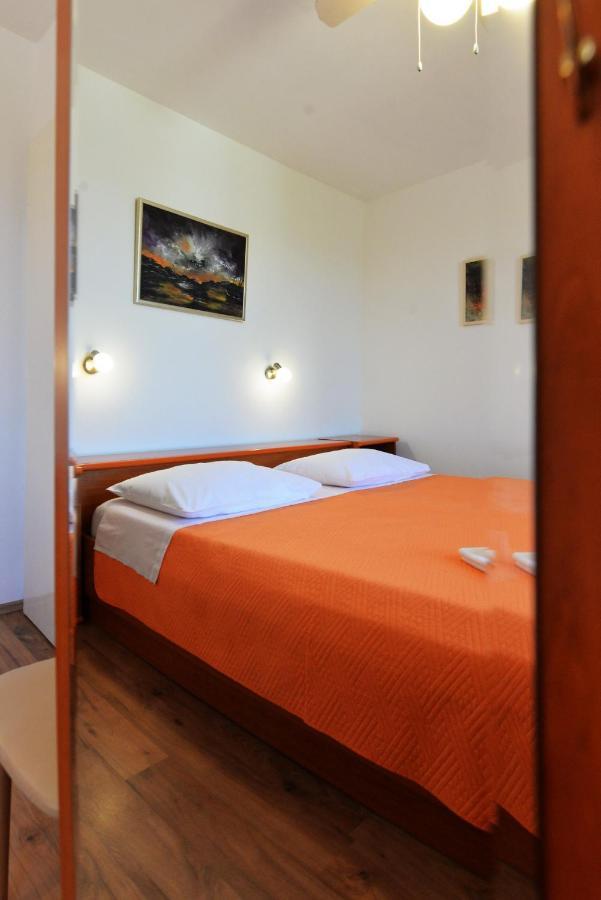 Beach Apartment Vami With Sea View 穆泰尔岛 外观 照片