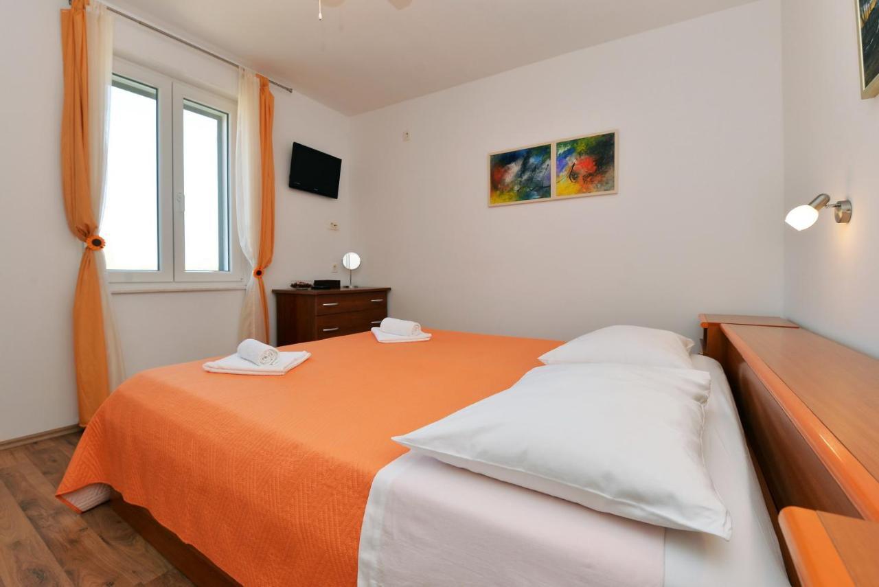 Beach Apartment Vami With Sea View 穆泰尔岛 外观 照片