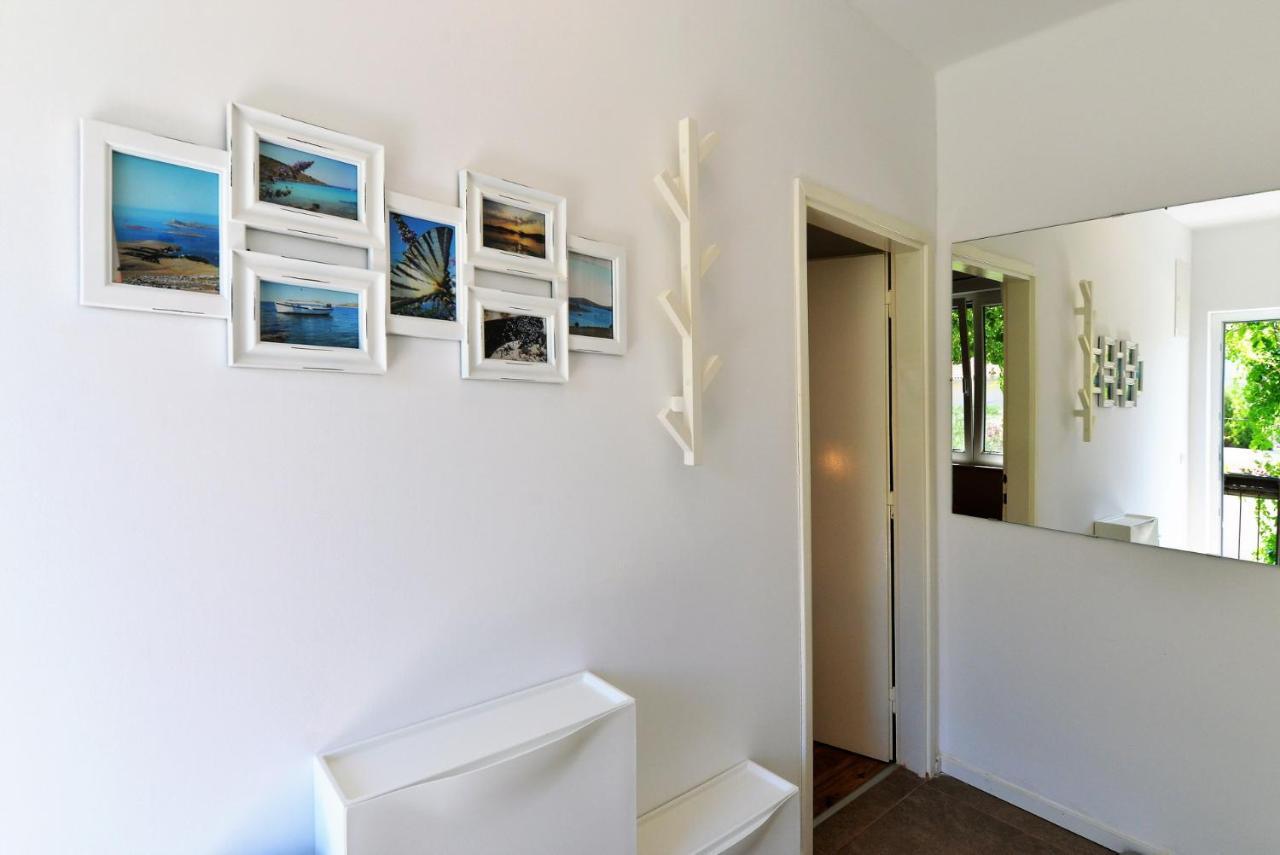 Beach Apartment Vami With Sea View 穆泰尔岛 外观 照片