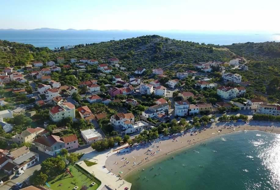 Beach Apartment Vami With Sea View 穆泰尔岛 外观 照片